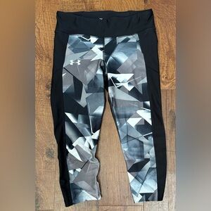 Under Armour crop compression leggings women activewear Sz Medium